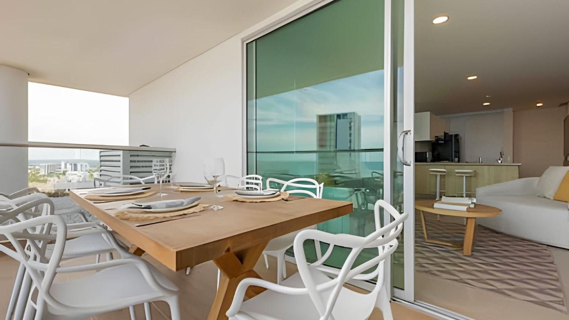 Modern 2br Next To The Walled City+oceanside View